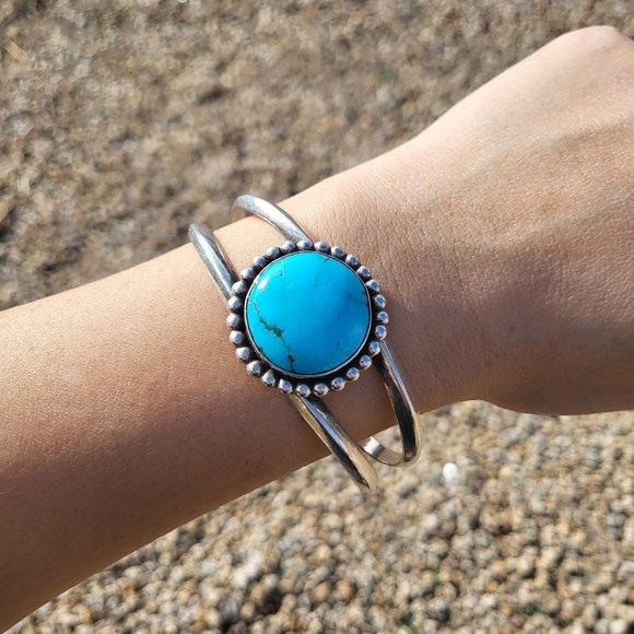 Navajo Round Turquoise Cuff Bracelet NA Sterling Silver Handmade Jewelry - Picture 1 of 12
